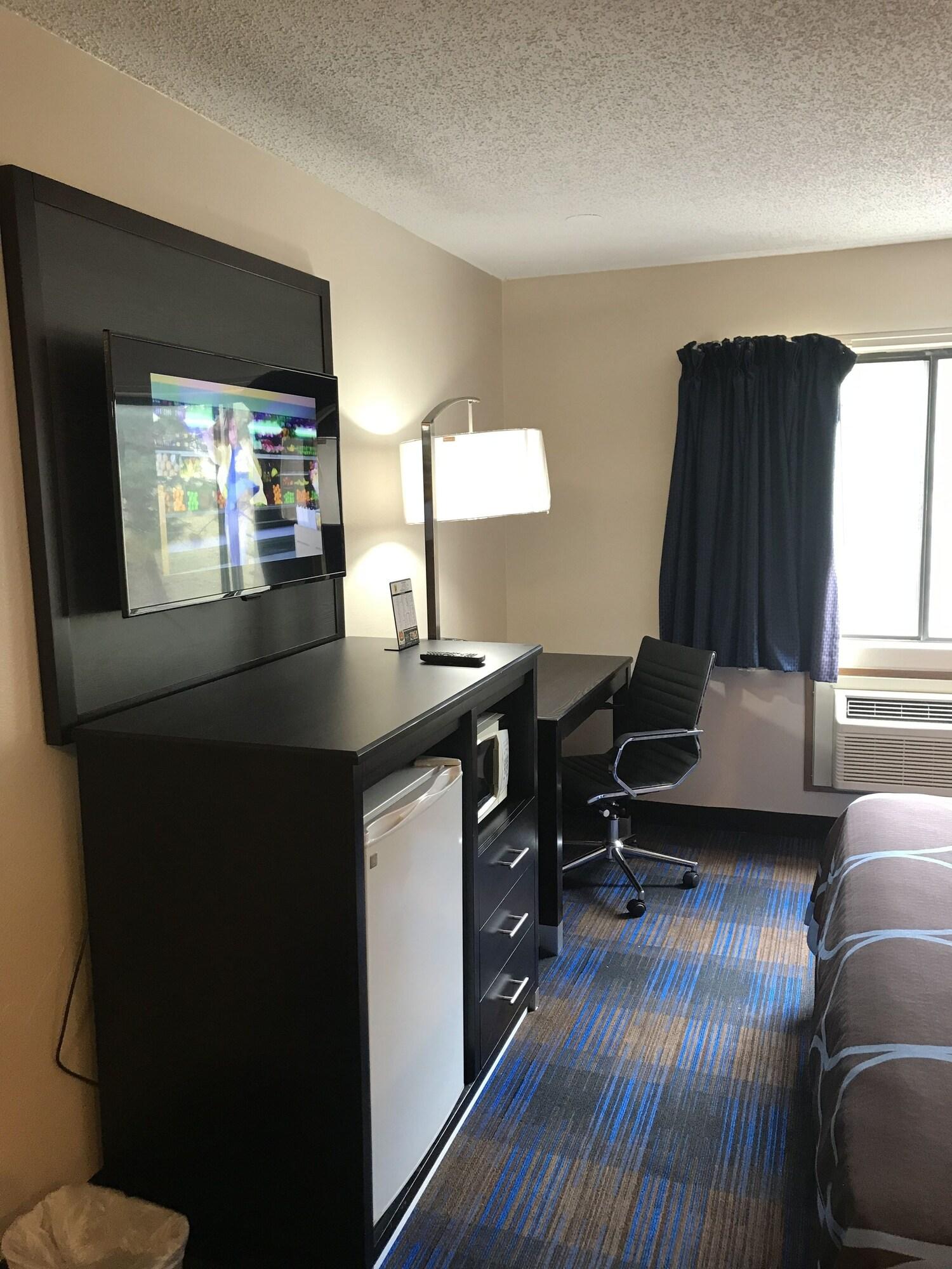Super 8 By Wyndham Lenexa Overland Park Area/Mall Area Buitenkant foto