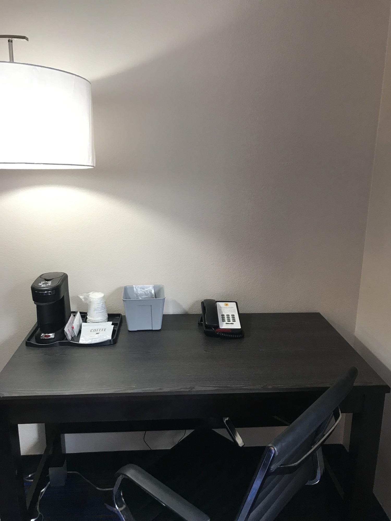 Super 8 By Wyndham Lenexa Overland Park Area/Mall Area Buitenkant foto