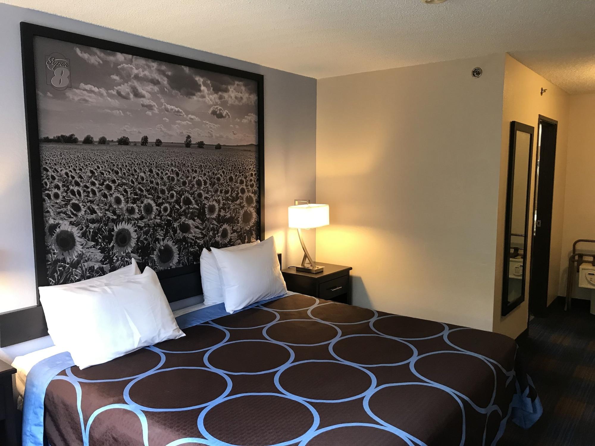 Super 8 By Wyndham Lenexa Overland Park Area/Mall Area Buitenkant foto