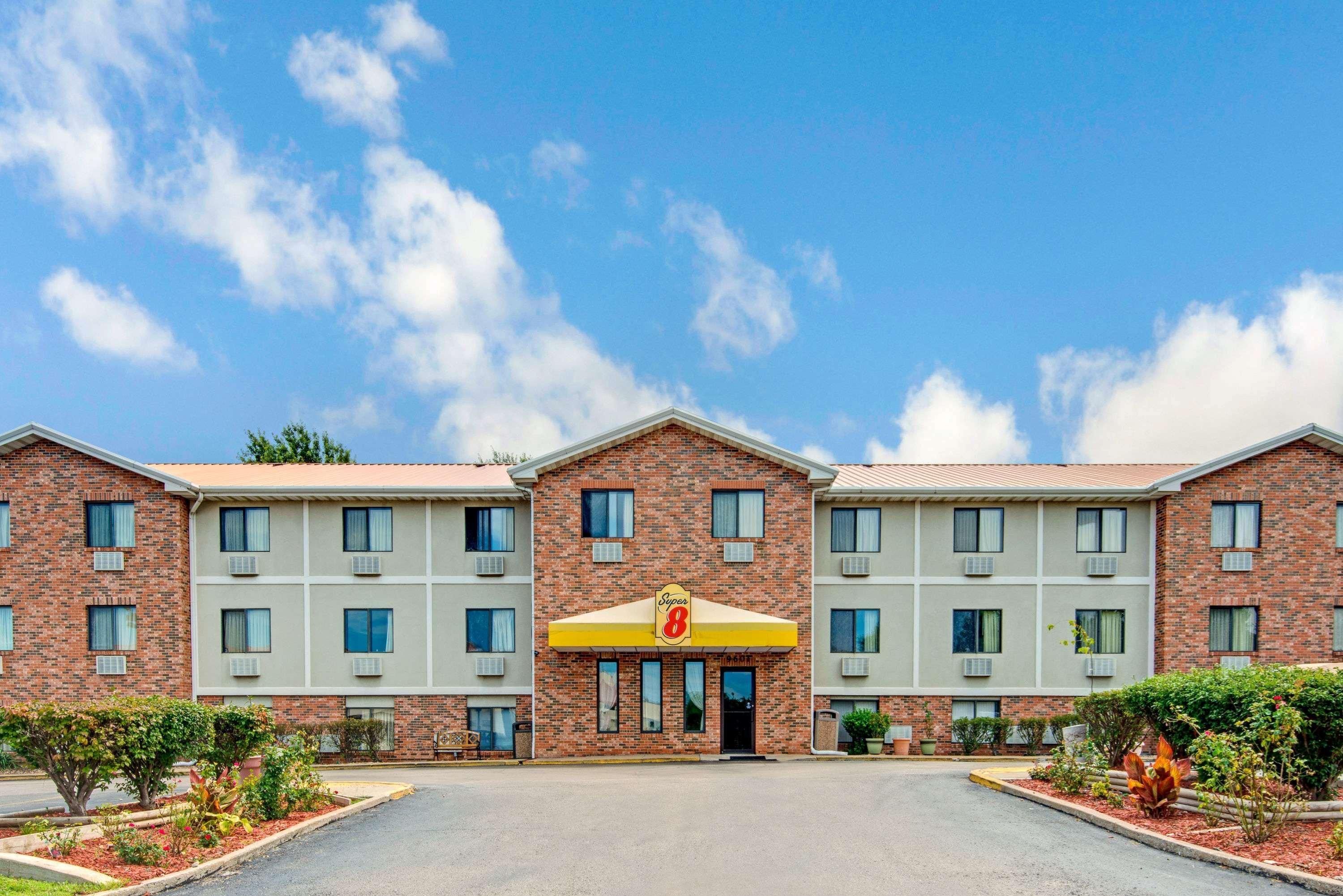 Super 8 By Wyndham Lenexa Overland Park Area/Mall Area Buitenkant foto