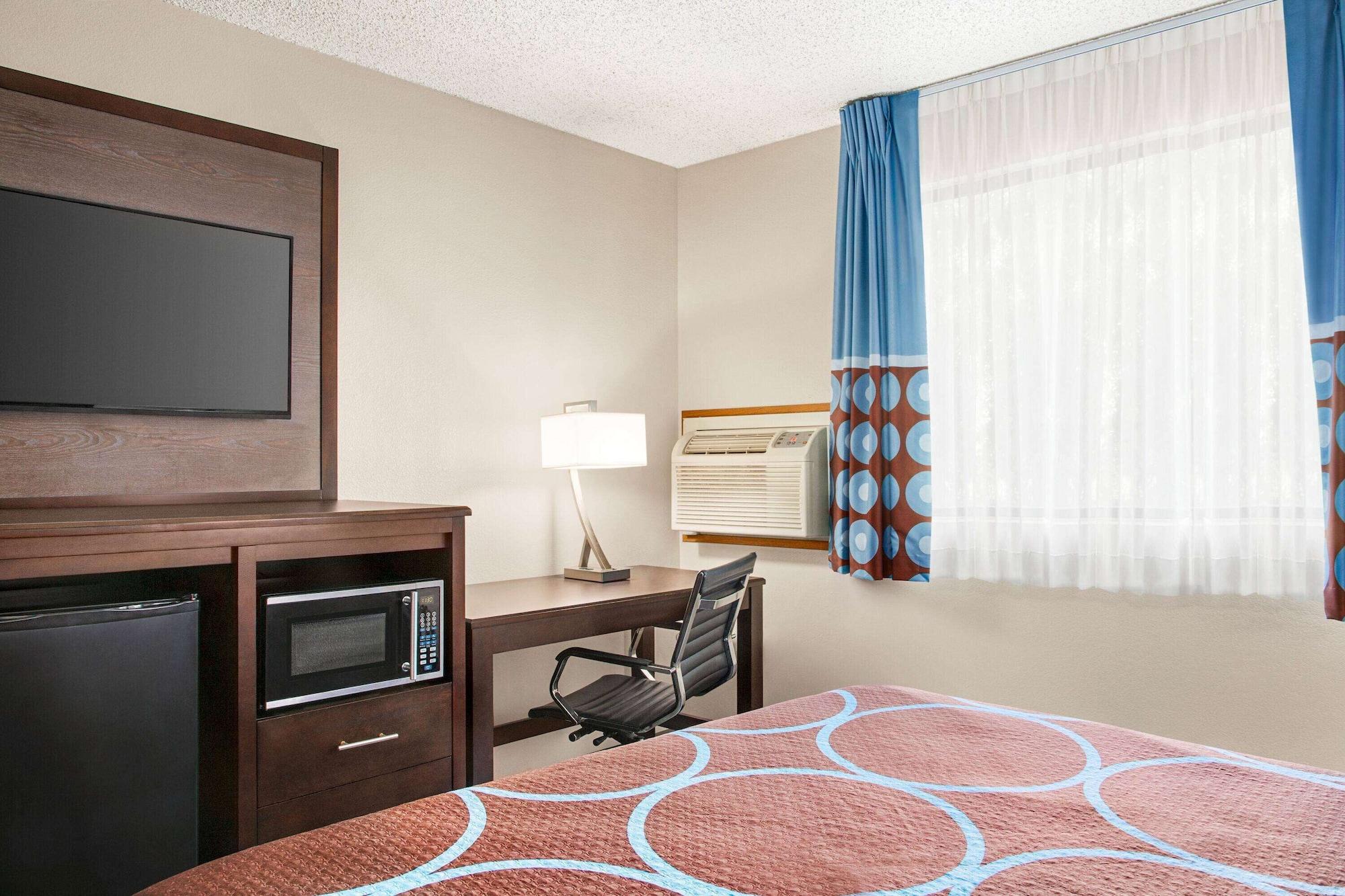 Super 8 By Wyndham Lenexa Overland Park Area/Mall Area Buitenkant foto